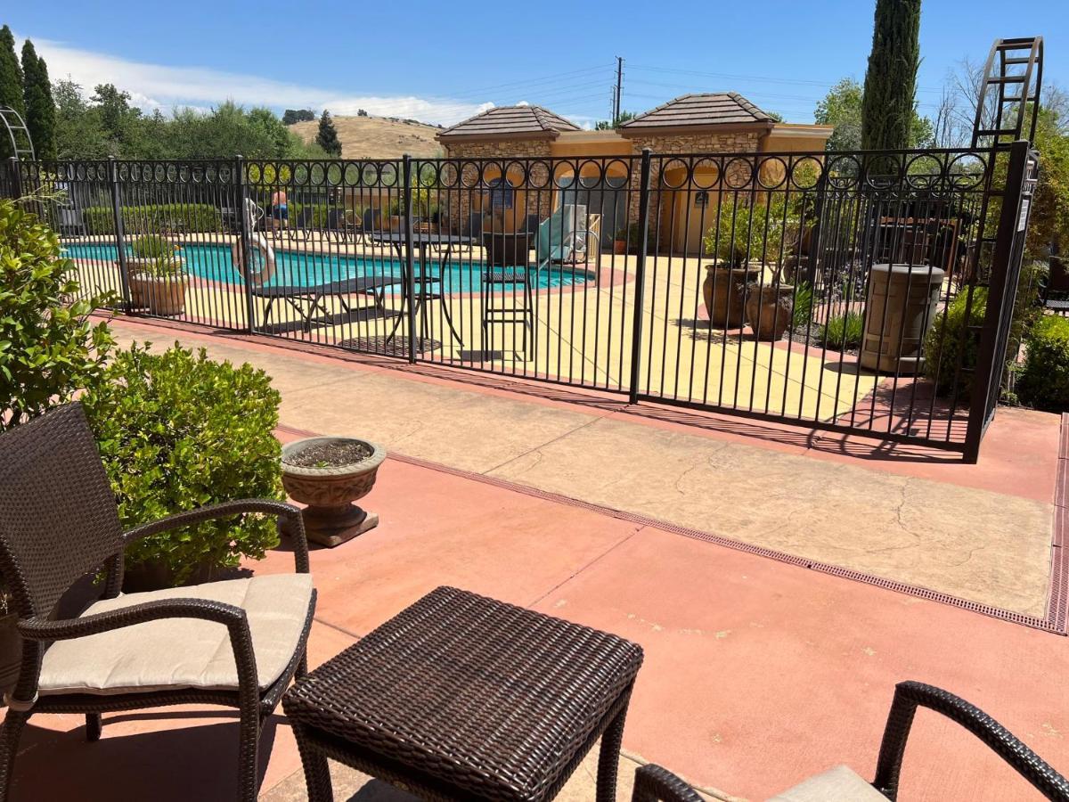 Holiday Inn Express Hotel & Suites El Dorado Hills By Ihg Eksteriør billede